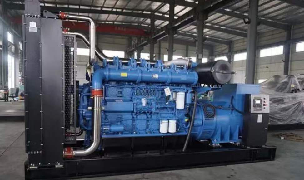 杨陵发电机租赁中如何判断滤清器是否需要更换？