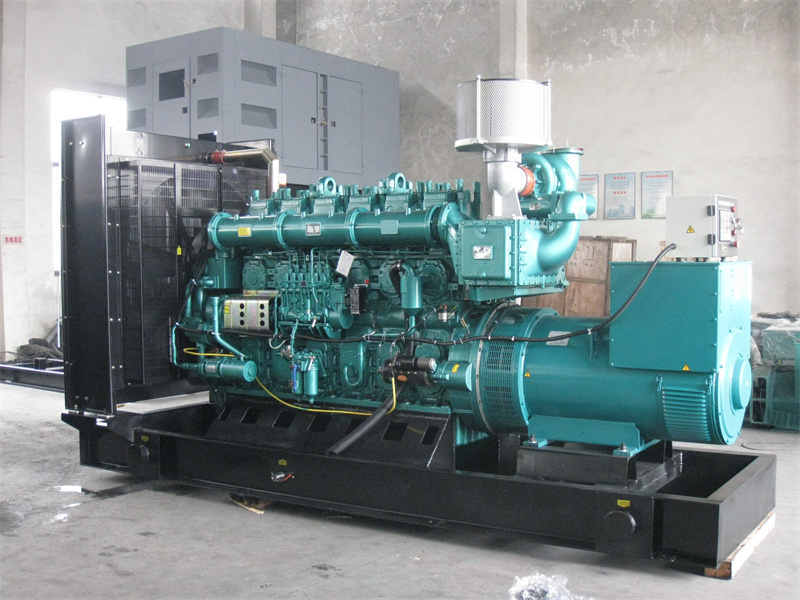 杨陵200KW 柴油发电机的油耗是多少？