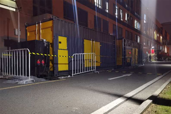 杨陵柴油发电机组的输出电压是如何调节的？