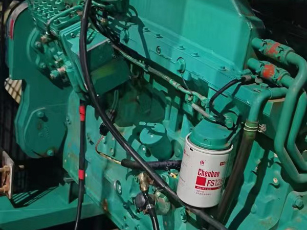 杨陵如何确定新的发电机组控制系统是否与原系统兼容？